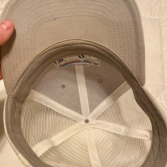 PATAGONIA Mesh Snapback Trucker Hat Bison Logo Light Gray Cap OSFM GORPCORE - Picture 4 of 5